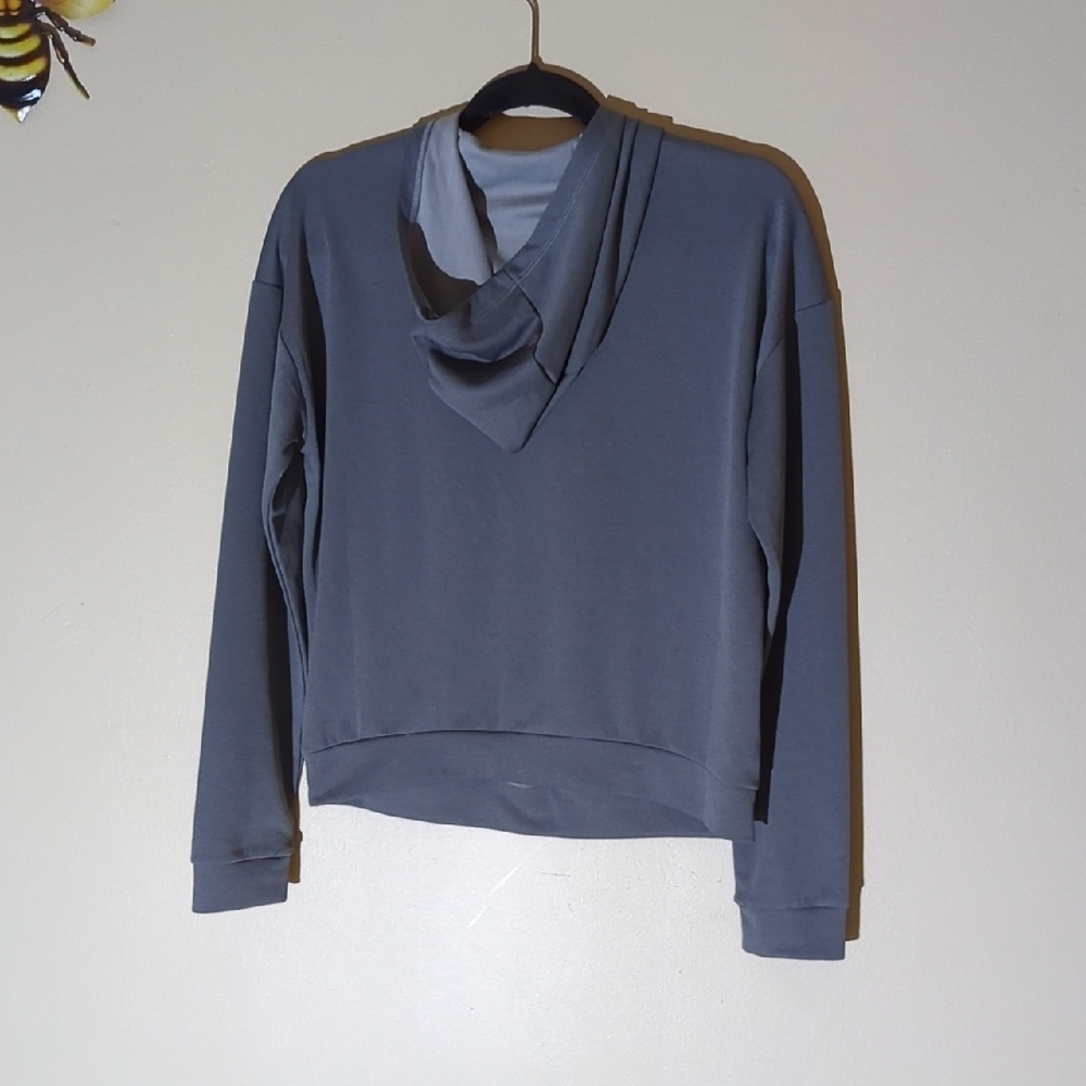 The North Face Charcoal Hoodie - Picture 4 of 9
